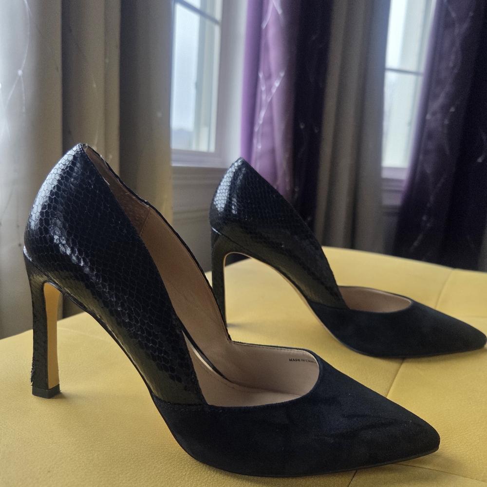 White House Black Market Black Textured Heels